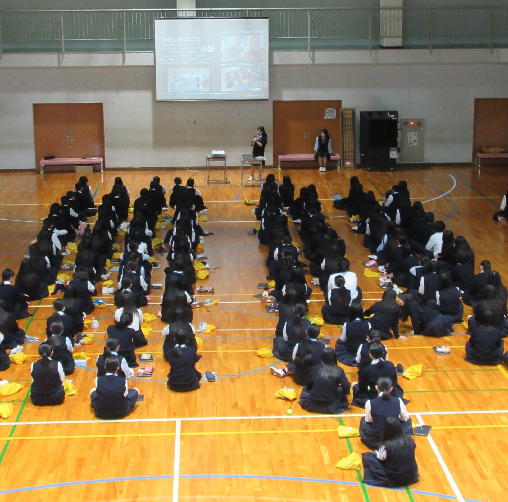 高校3年生による進路講演会＆座談会の実施（高校1年生特設コース